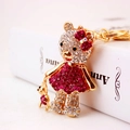Portachiavi a forma di orsetto glitterato con vestito di strass e anello d'oro - Rosso Porpora