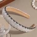 Elegante cerchietto imbottito con strass leopardati e un design ampio di lusso per donne - Nero