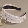 Dettaglio di strass scintillanti su fascia in mesh champagne con presa interna antiscivolo - Bianco Sporco