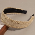 Dettaglio della trama a maglia complessa e della comoda fodera interna nera morbida - Cachi