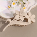 Matte beige Haarklammer in Blumenform aus Kunstharz für Damen modischer Haarschmuck - Zwei Blumen / Khaki