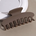 Pinza de pelo marrón oscuro mate con diseño multidentado para cabellos gruesos - Marrón