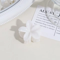 Elegante pinza per capelli a fiore di frangipani bianca con finitura perlescente - Bianco Piccolo