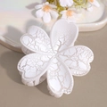 Pinza para el pelo con diseño de flor blanca y textura de mármol agrietado para mujer - Flor Blanca