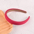 Serre-tête rembourré rouge vif pour femme avec un design large en tissu minimaliste - 1.8cm / Rouge