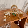 Elegante pinza per capelli dorata con mughetto, perle e lunghe catene a nappa - Stile Foglia di Mughetto / Oro Verde