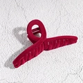 Dettaglio molletta per capelli in velluto rosso con design quadrato e trama a incrocio - Forcina a Onda / Borgogna
