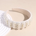 Elegante cerchietto barocco con perle bianche di varie dimensioni su base in tessuto - Bianco