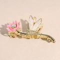 Detalle de la pinza dorada con flor de loto rosa y libélula decorada con perlas - Estilo Libélula Loto Blanco (4932546409478)