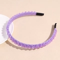 Détail du serre-tête perlé violet clair avec perles cristal et embouts en tissu - Violet