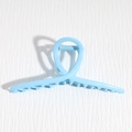 Pince à cheveux bleu clair minimaliste avec design torsadé et ressort en argent - Pince en Y Bleue