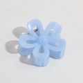 Pinza per capelli a fiore azzurro con finitura opaca e design traforato per donna - Blu Gelatina