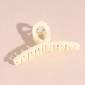 Grande pince à cheveux élégante en acrylique jaune crème mat avec poignée torsadée - Épingle à cheveux en U / 1 Pièce / Blanc
