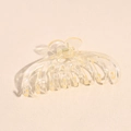 Dettaglio della grande molletta per capelli a cuore giallo pallido trasparente - Grande Pinza a Cuore / Beige Trasparente