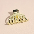 Dettaglio della pinza per capelli in metallo dorato con molla forte e sistema a otto denti - Fermaglio Standard / Oro