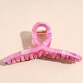 Dettaglio molletta per capelli grande rosa marmorizzato con molla in metallo dorato - Rosa Rosso