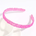 Serre-tête rose pailleté avec strass brillants sur un fond blanc épuré - Rose Rouge avec Strass