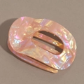 Dettaglio del fermaglio per capelli in acetato rosa perlato con motivo marmoreo - Arancione