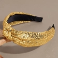 Fonkelende gouden pailletten hoofdband met knoop in breed retro feestelijk design - Goud