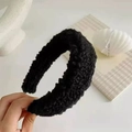 Minimalist black lamb wool headband with thick plush texture for an autumn winter look - Black