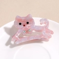 Dettaglio molletta per capelli a gatto in acetato rosa con trama marmorizzata e strass - Gatto Rosa