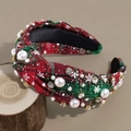 Dettaglio cerchietto natalizio a quadri con perle e strass luccicanti per le feste - Rosso e Verde
