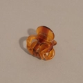 Dettaglio molletta per capelli ambra tartarugata con incisione France Handmade - Marrone Giallastro