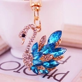 Portachiavi a forma di cigno con cristalli blu e chiusura in metallo dorato lucido - Blu