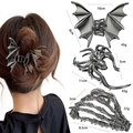 Pinces à cheveux gothiques en métal avec chauve-souris, araignée et main de squelette gris - Ensemble 27