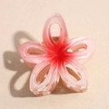 Détail d'une grande pince à cheveux fleurie avec dégradé rouge et rose en résine - Dégradé Rouge