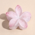 Dettaglio del fermaglio per capelli a forma di giglio con texture marmorizzata rosa e bianca - Rosa