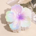 Macro-opname van grote bloemen haarklem met iriserende gradiënt hars afwerking - Paars
