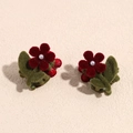 Detalle de pinza para el pelo con flor roja flocada, perla blanca y bayas - Pareja de Flores Pequeñas