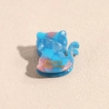 Dettaglio della molletta per capelli a gatto marmorizzato blu e rosa in acetato - Gatto Blu Rosa