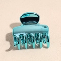 Pince à cheveux polygonale en bleu cyan brillant au fini métallique pour coiffures de mode - Droit Bleu