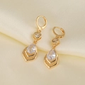 Elegant gold-plated teardrop earrings with pear-shaped zircon and hollow floral pattern - Gold (cz65)