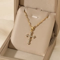 Élégant collier croix plaqué or pour femme avec zircons brillants sur boîte en velours - Chaîne Lèvre Dorée (NE262 Chaîne Lèvre)