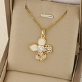 Goldene Edelstahlkette mit Schmetterlingsanhänger, Herz-Zirkon und Perlmutt-Effekt - Box Kette / Gold