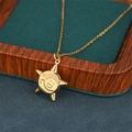Collana minimalista in acciaio inossidabile dorato con ciondolo a stella sorridente - Stile Sole Sorridente (NE119) / Oro