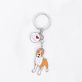 Détail d'un porte-clés pour chien avec pendentif pitbull et étiquette I Love Dogs - Staffordshire Bull Terrier Et Cœur
