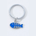 Fischgräten-Schlüsselanhänger aus Zinklegierung mit blauer Emaille und Metallring - Blau