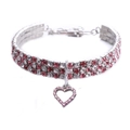 Detail von rot-weißem Strass-Haustierhalsband mit funkelndem Herzanhänger aus Metall - S / Rosa und Weiß Herz