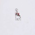 Pendaglio Bulldog Francese in smalto bianco e nero con farfallino rosso chic - Stile con Fiocco sull'Orecchio