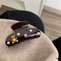 Dunkelbraune Acetat-Haarklammer mit goldenem Bären und Strassherzen auf Stoff - Bär Herz Stil