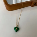 Minimalistische gouden ketting met dubbele groene emaille hartjes en een elegante ketting - Stijl 2203 / Groen