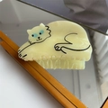 Niedliche cremefarbene Katzen-Haarklammer aus Acetat mit blauen Augen und schwarzen Linien - Gelbe Katze Haarklammer