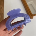 Dettaglio del fermaglio per capelli lilla glitterato con scritta France Handmade bianca - Molletta per Capelli Viola Piccola
