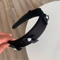 Elegante cerchietto nero con tre fiocchi e perle a forma di cuore per capelli donna - Nero