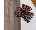 Pinza para el pelo con lazo y estampado de leopardo en acabado acrílico marrón y negro - Chocolate Negro Lunares