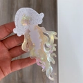 Detail of cream white jellyfish hair claw clip with iridescent tentacles and gold accents - 13x6cm / Silver White Jellyfish Claw